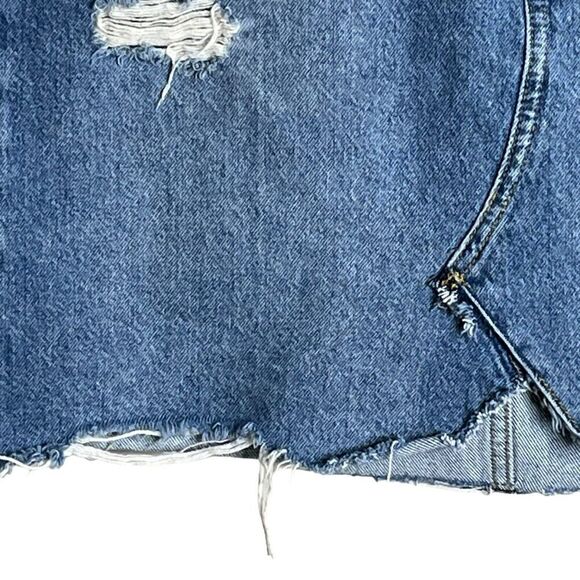 We The Free People Sz 30 Hallie Denim Mini Skirt Distressed Raw Hem 100% Cotton - Picture 4 of 10
